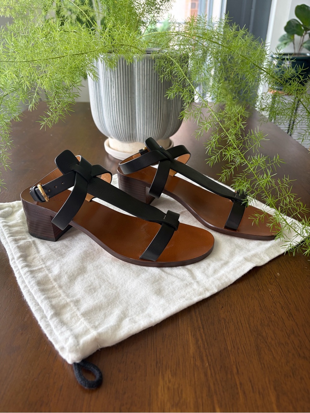 Luxury Ralph Lauren Collection Dyllon Leather Block Heel Sandals 38B (US 8)